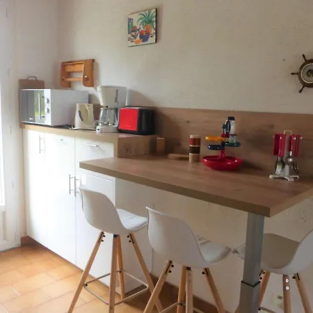 Dom wakacyjny Maison Plain Pied Confort, Proche Plage, 6 Couchages, Terrasse, 2 Chambres, Parking, Wi-fi Optionnel - Fr-1-224a-383 *
